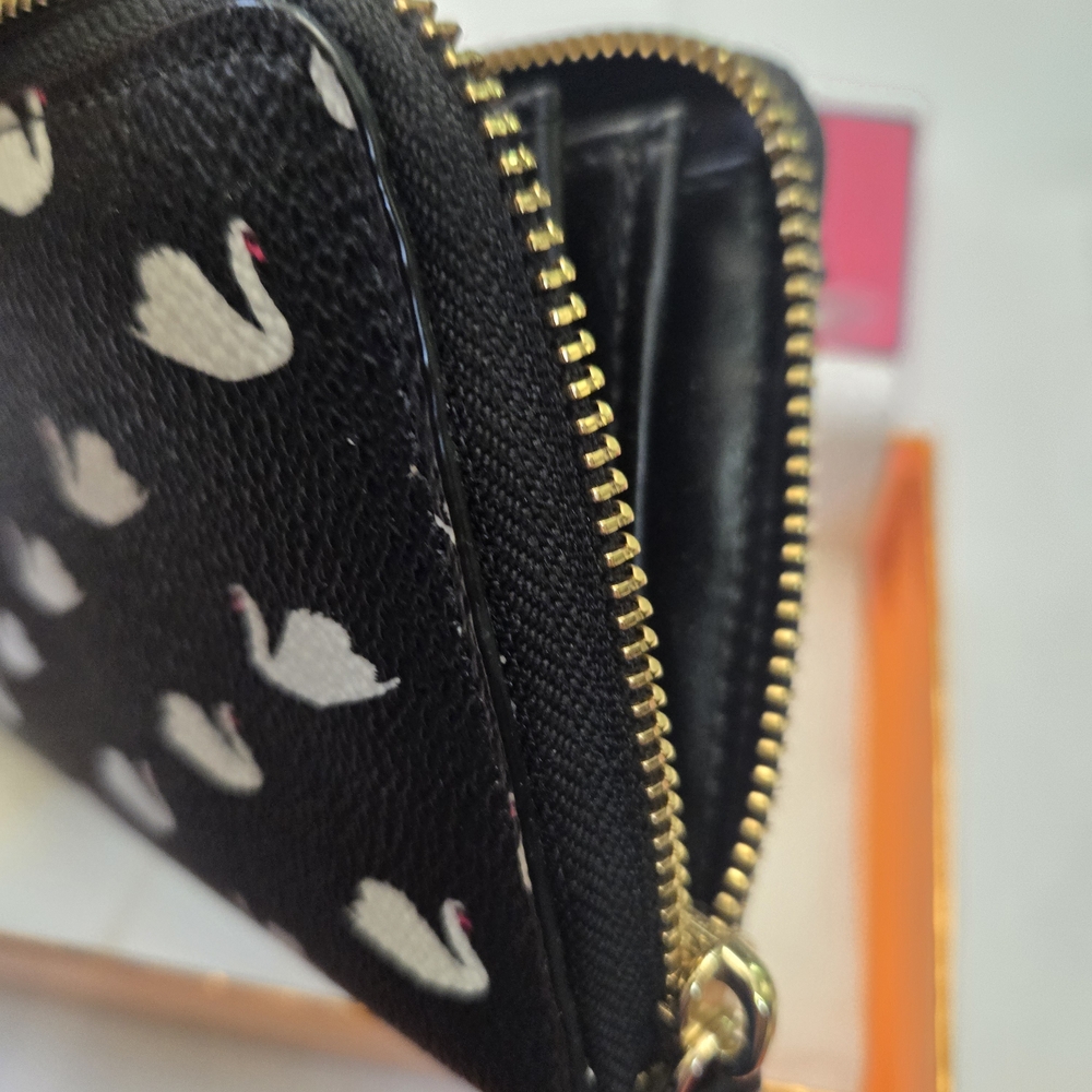 Kate Spade Bifold Black And White Swan Design Wallet - Picture 6 of 12